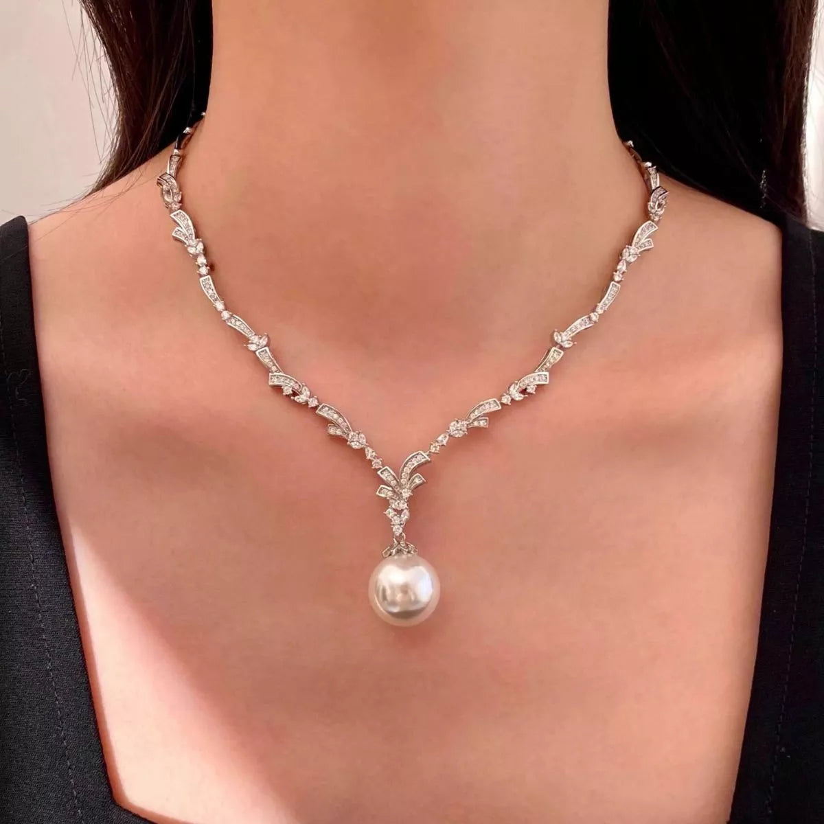 Enticing Brooches Zircon Pearl Pendant Necklace