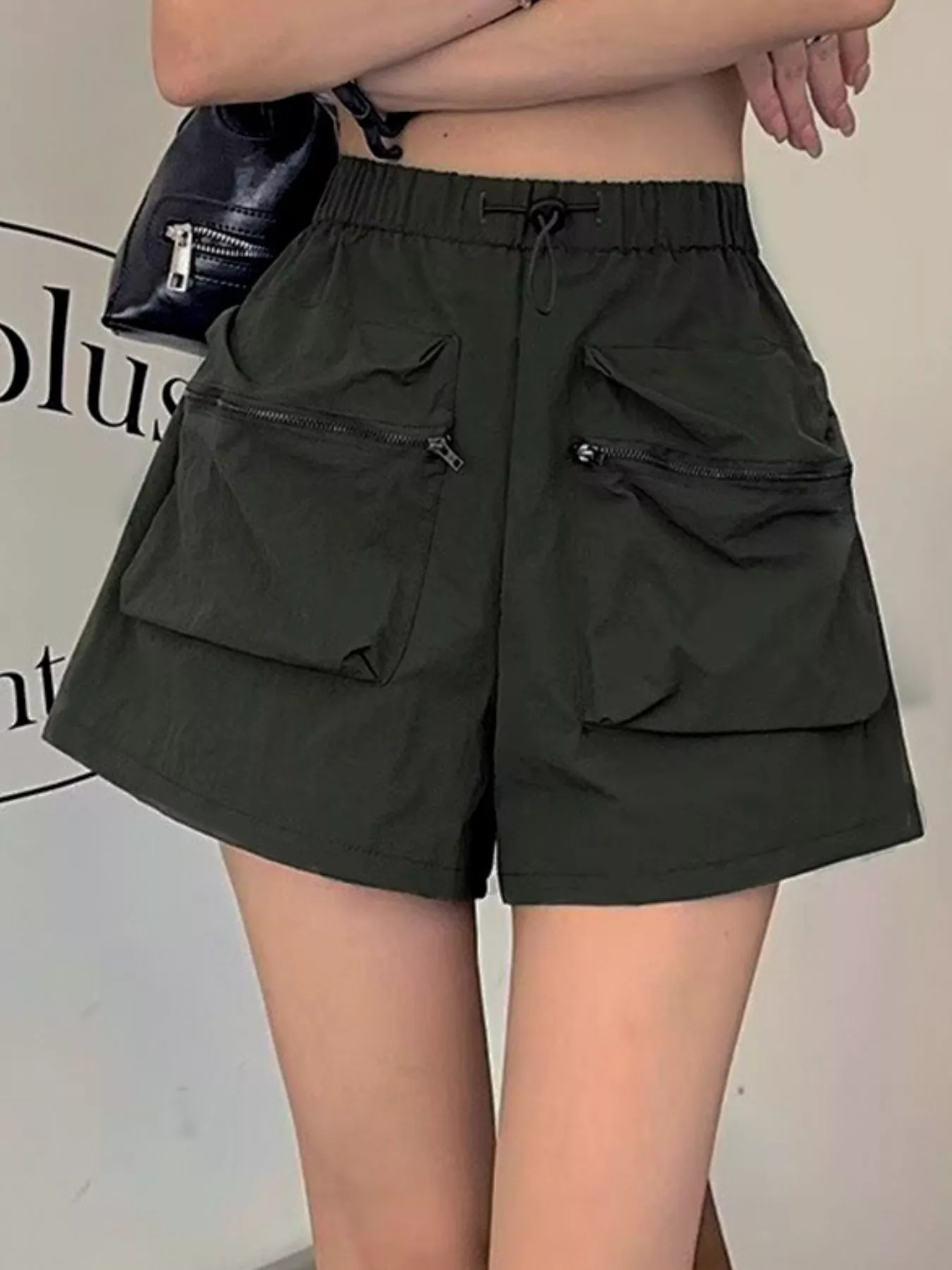 Juna High Waist Cargo Shorts with Pockets