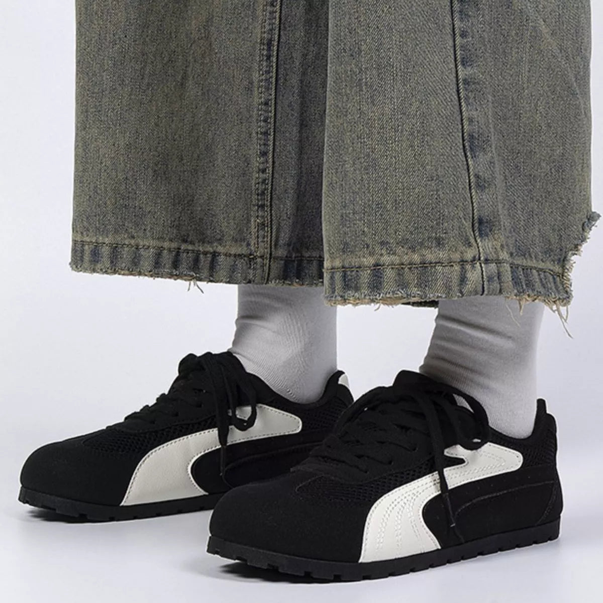 Dear Monkey Contrast Lace Up Casual Sneakers