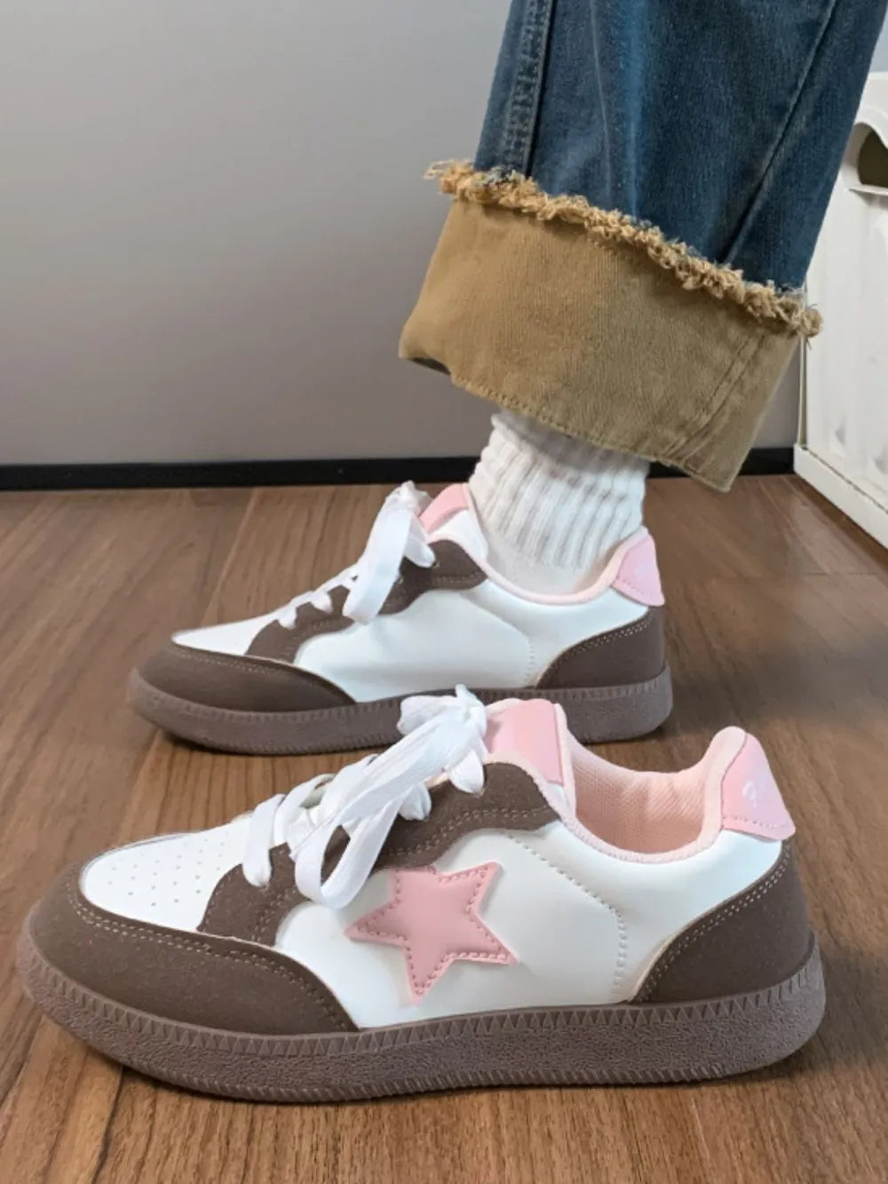 Crump Street Contrast Star Lace-Up Athletic Sneakers