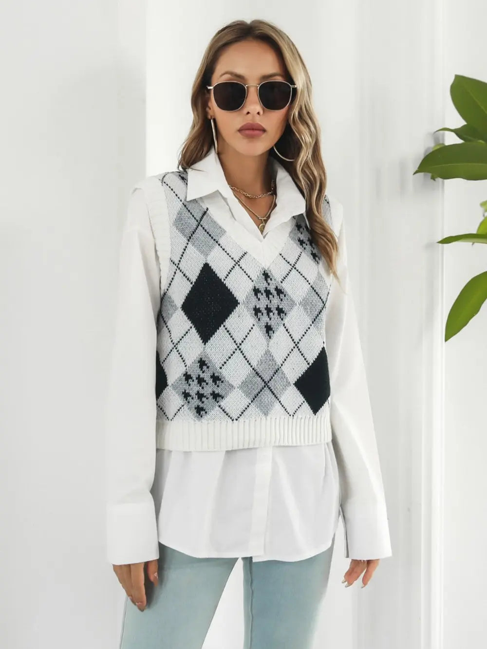 B&S V-Neck Plaid Sweater Vest